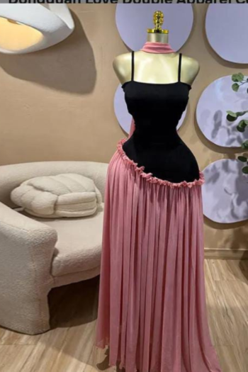 Ensemble Bustier Noir & Jupe Plissée Rose